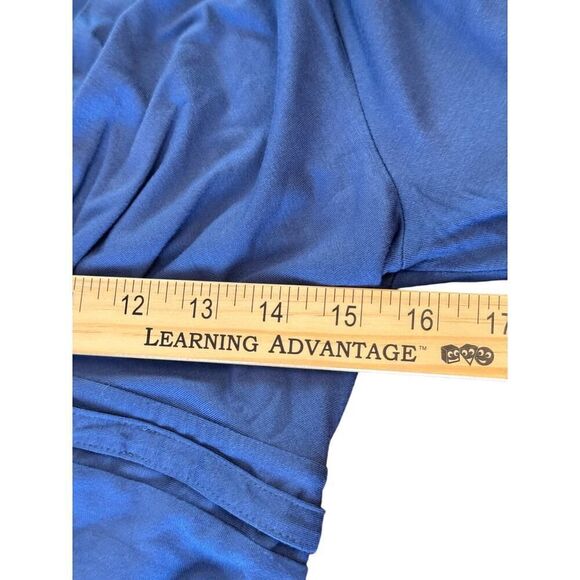 Chic & Flirty Deep V-Neck Top – United Colors of Benetton | Long Sleeve Blouse - Picture 9 of 9